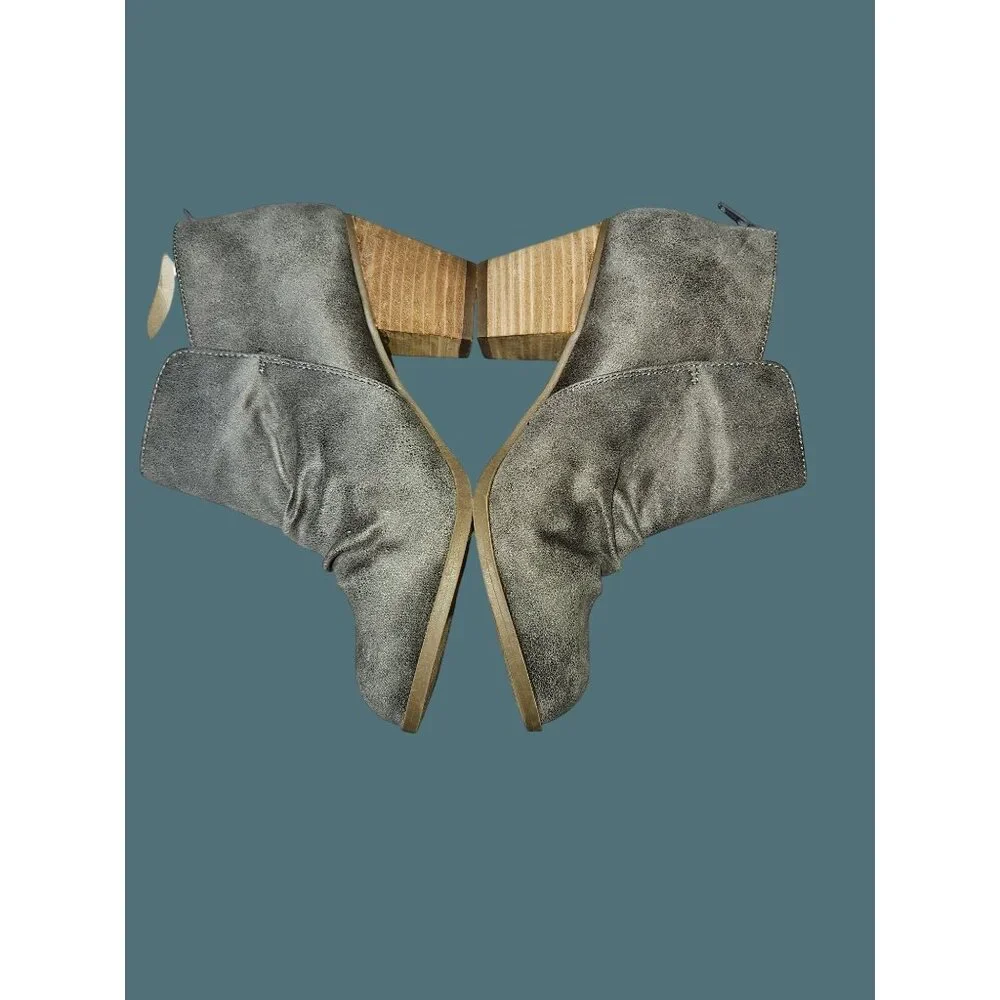 Stitch Fix Report Footwear Clarice Heeled Bootie Grey 6 Wide Faux Suede